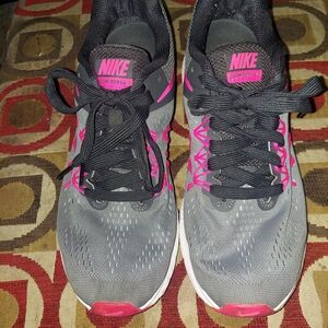 Nike Women's Gray and Pink Running Shoes